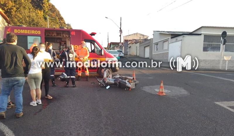Motociclista é socorrido desacordado e com TCE após ser atingido por veículo