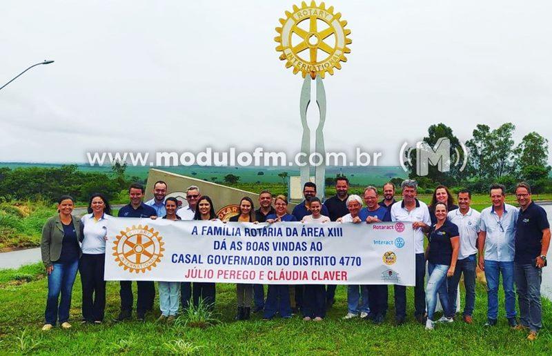 Casal Governador do Distrito 4770 do Rotary Club visita...