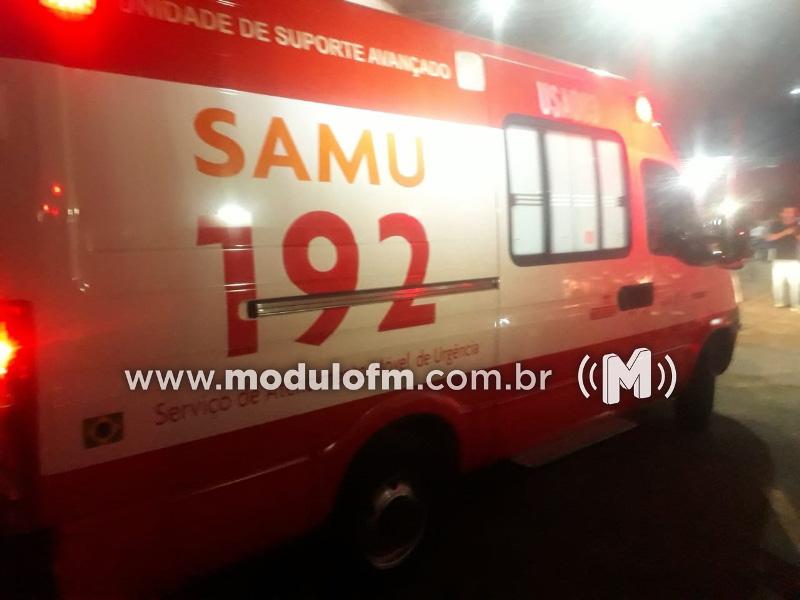 Motorista de pick-up avança parada obrigatória, atropela motociclista e foge sem prestar socorro em Patrocínio