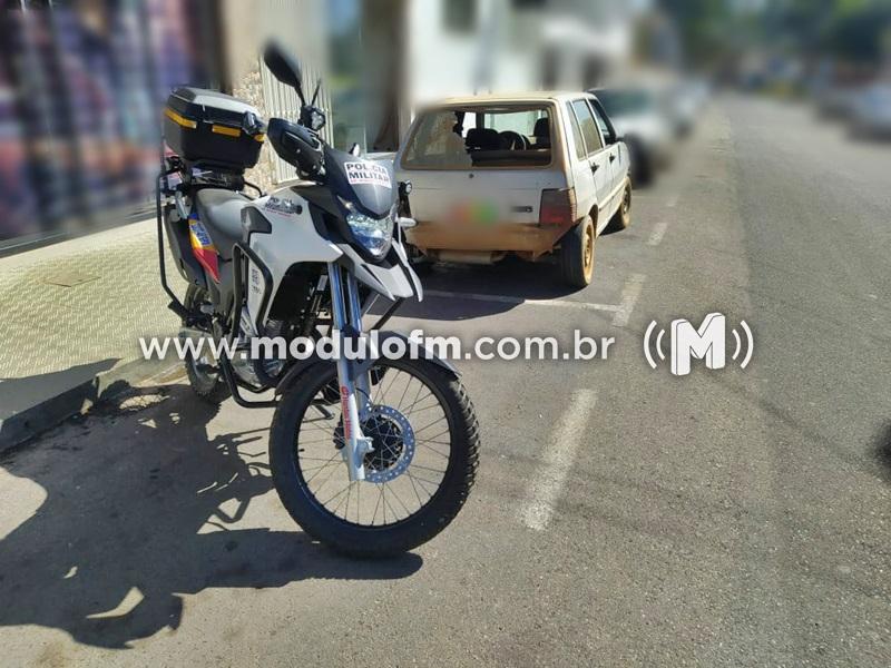 Homem que agrediu companheira com taco de beisebol e...