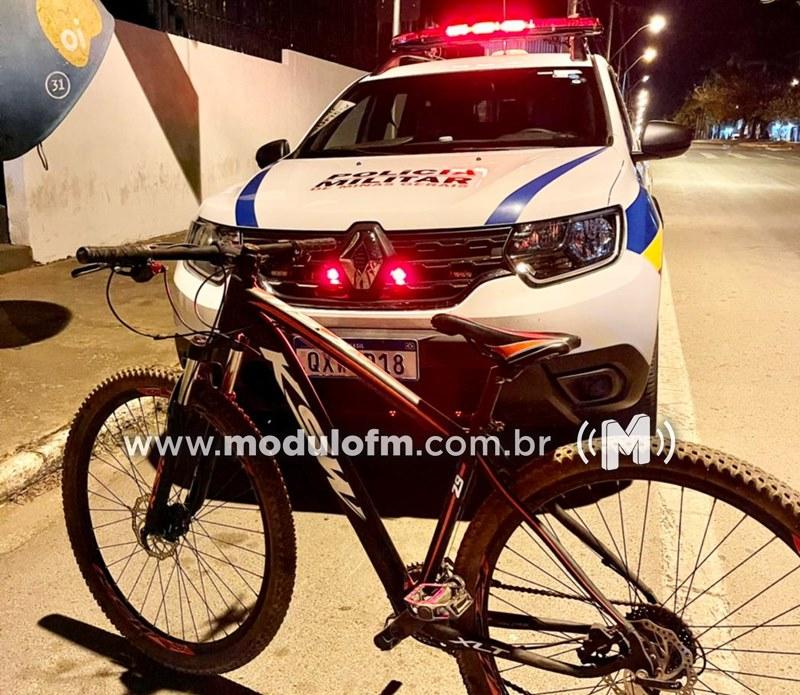 Jovem é preso após furtar bicicleta em escola de...