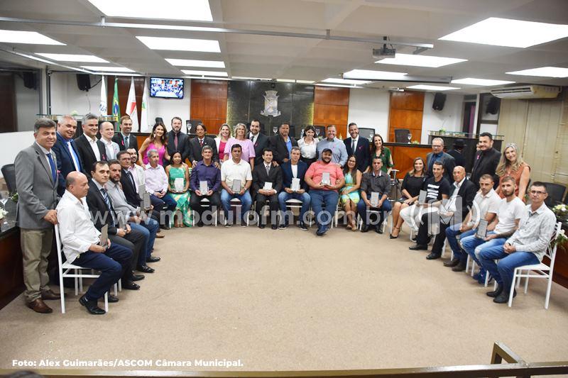 Câmara Municipal entrega Mérito Empresarial 2022 a 15 empreendedores...