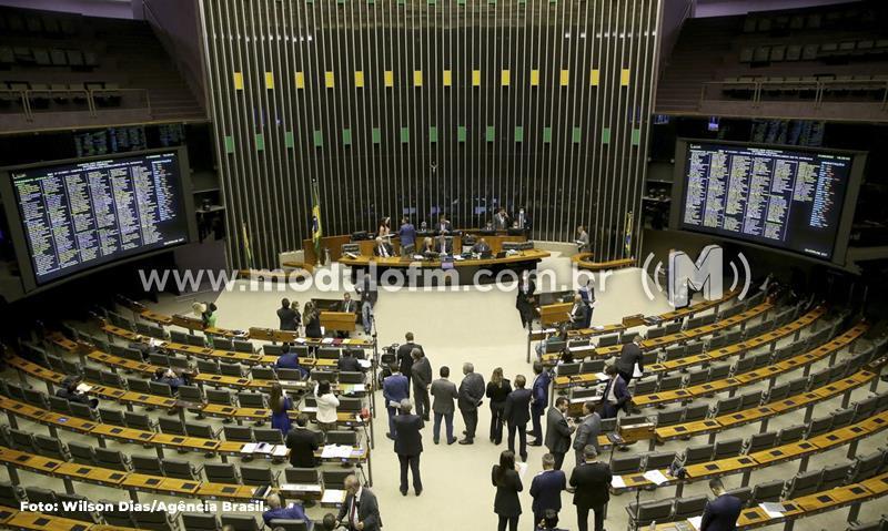 Duda Salabert é a terceira deputada mais votada em Minas Gerais e 126 patrocinenses ajudaram