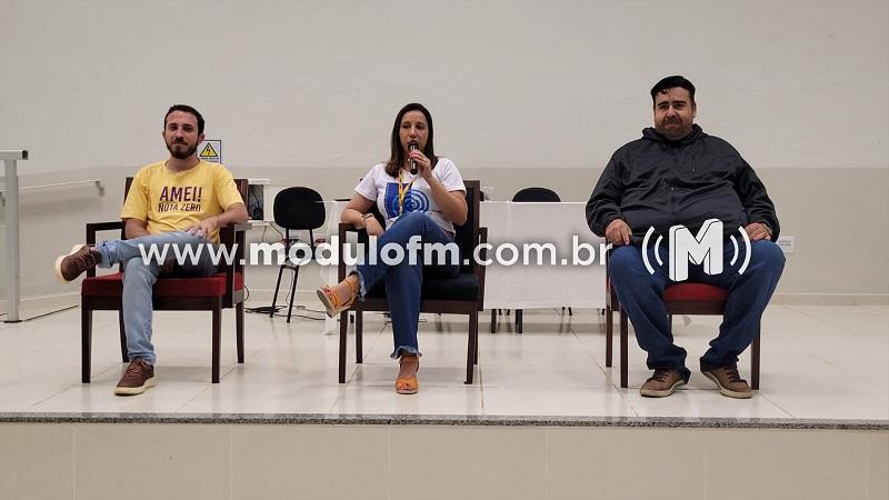 Profissionais da voz participam de mesa redonda com alunos...