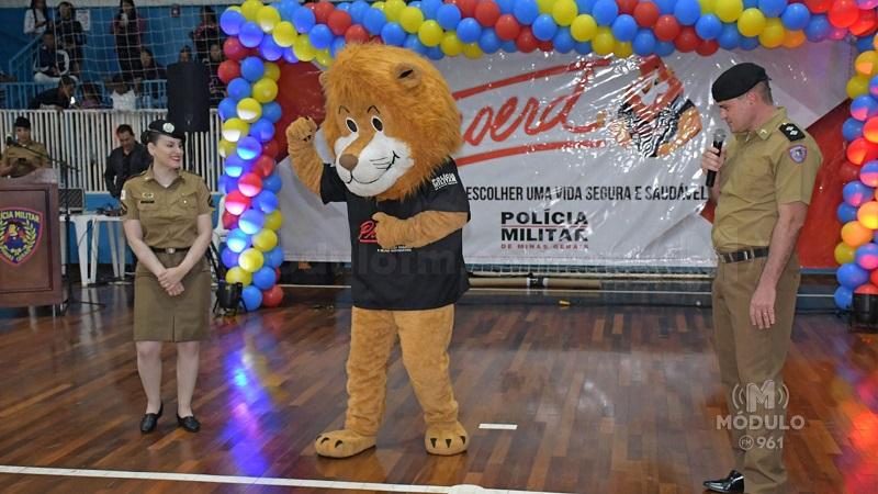 Polícia Militar realiza formatura de 411 alunos do PROERD em Patrocínio