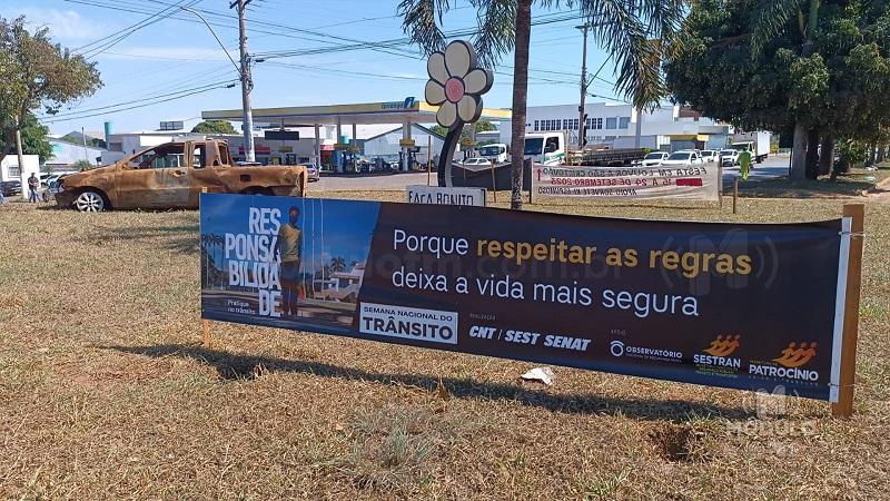 SESTRAN instala faixas e veículos danificados nas vias para...