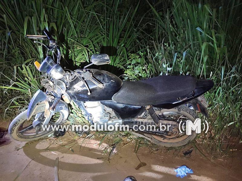 Corpo de homem é encontrado sem vida ao lado...