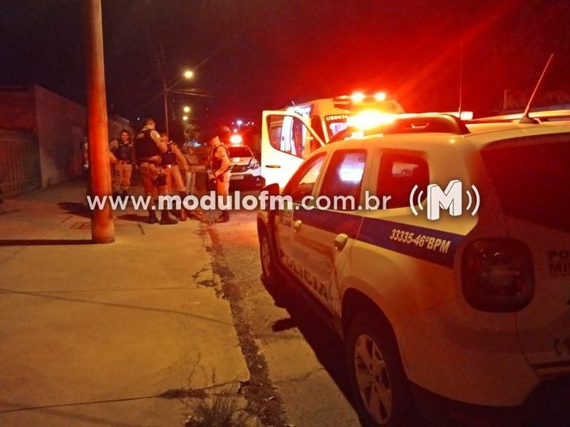 Homem viola medida protetiva, invade residência e agride duas...