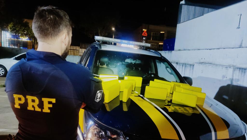 PRF apreende mais de R$ 1 milhão em cocaína...