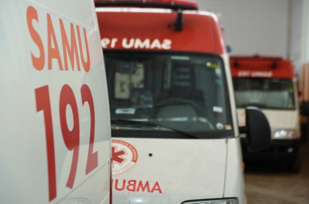 Idoso perde controle de carro após mal súbito e...