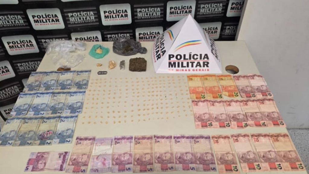 Jovem é preso com grande quantidade de drogas e...