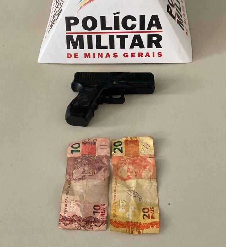 Homem é preso após assaltar comércio no bairro São...