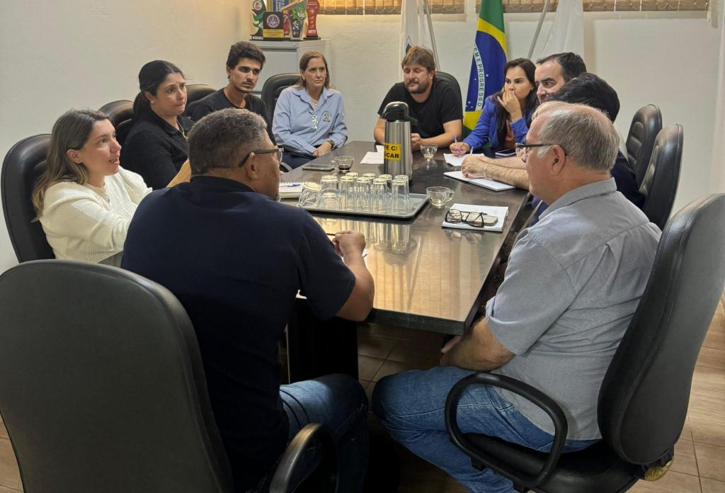 Prefeitura de Patrocínio prepara estrutura para apresentação da Esquadrilha...