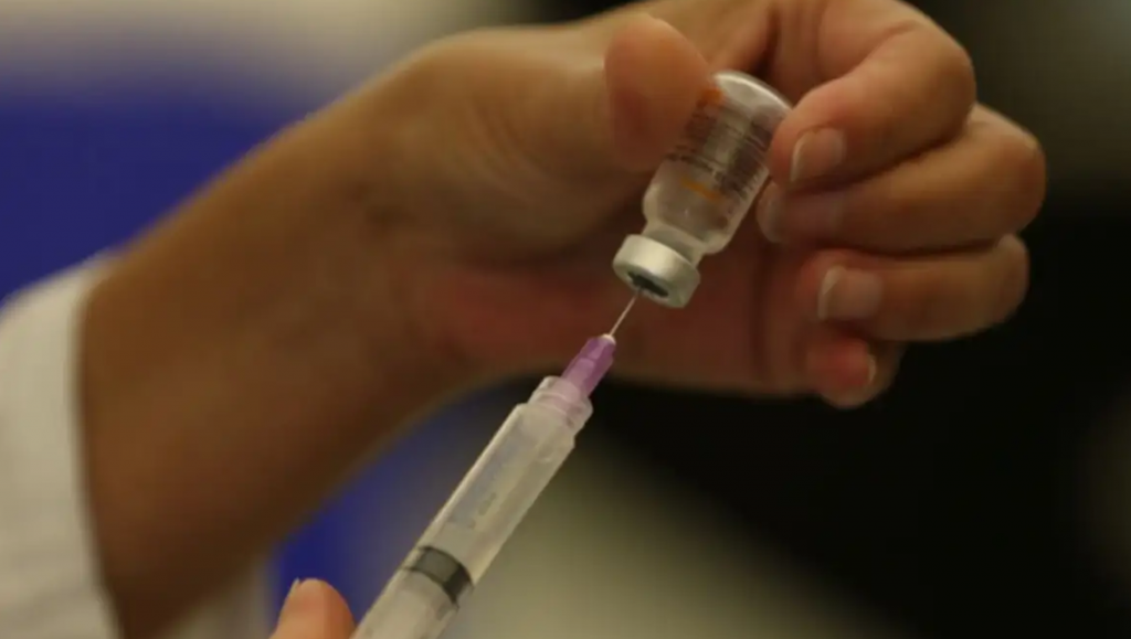 Vacinação contra a dengue começa nesta quarta-feira para crianças de 10 a 14 anos em Patrocínio