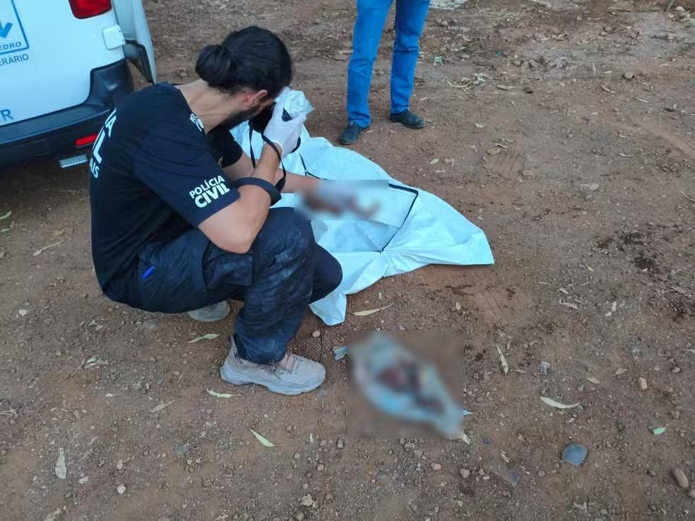 Crânios e ossadas são encontrados dentro de saco no Rio Paranaíba