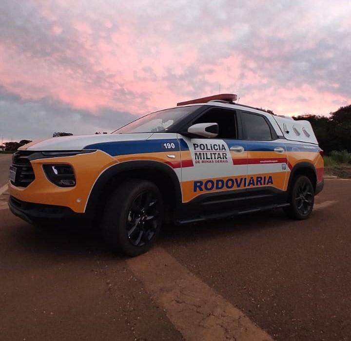 Homem com mandado de prisão por pensão alimentícia é capturado em rodovia de Abadia dos Dourados Homem com mandado de prisão por pensão alimentícia é capturado em rodovia de Abadia dos Dourados