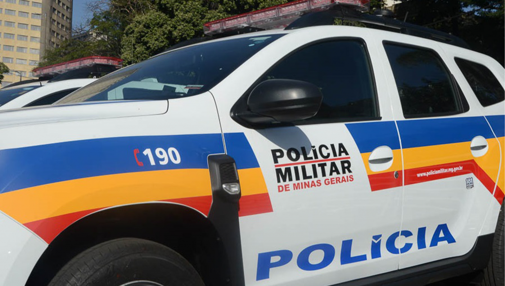 Criminosos invadem casa, rendem moradora e roubam cofre e veículo no bairro...