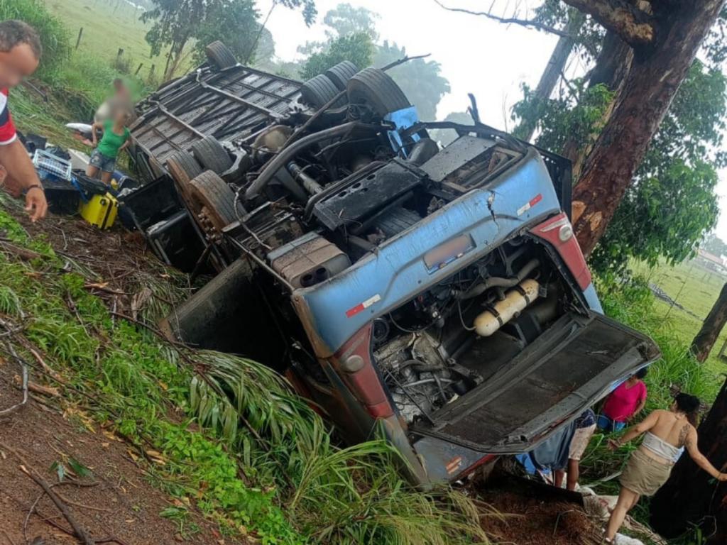 Sobe para seis o número de mortos em grave acidente com ônibus na BR-365, na manhã desta terça-feira