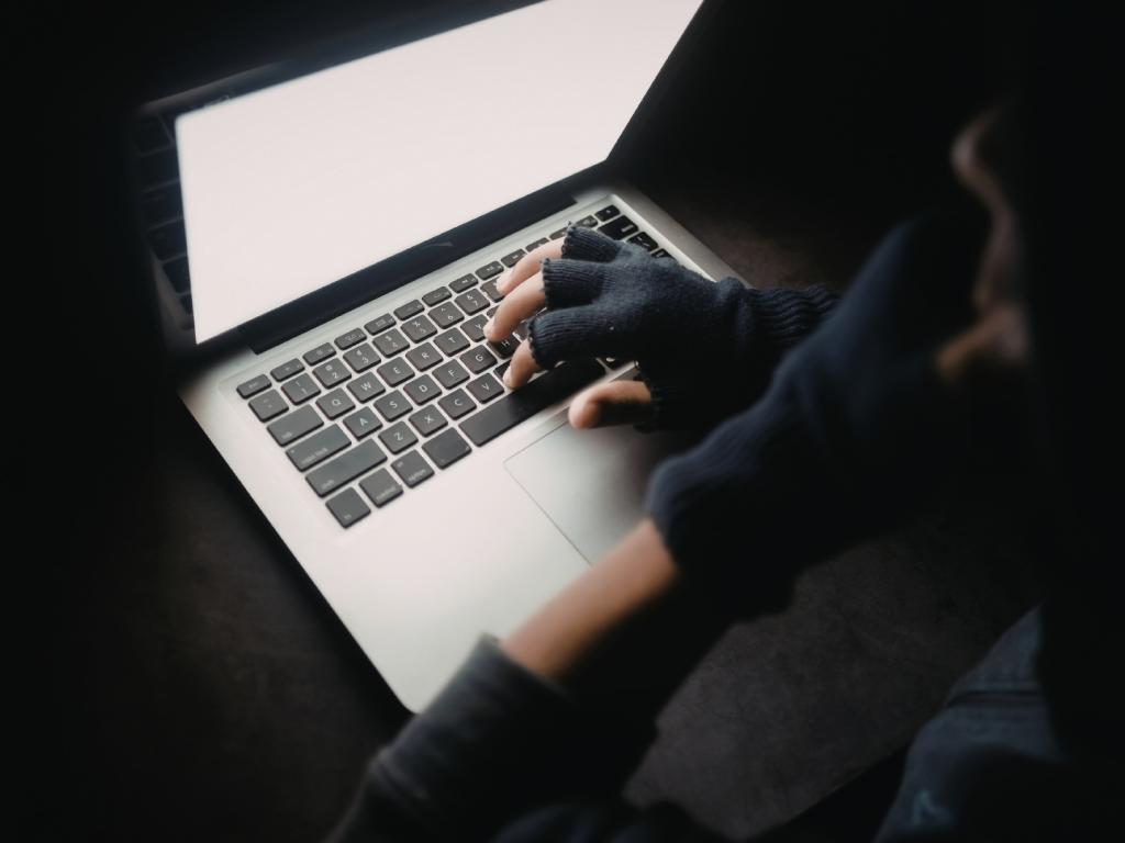 Empresário perde mais de R$ 100 mil após golpe...