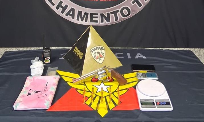 Homem é preso por posse ilegal de arma, receptação e ameaças contra familiares