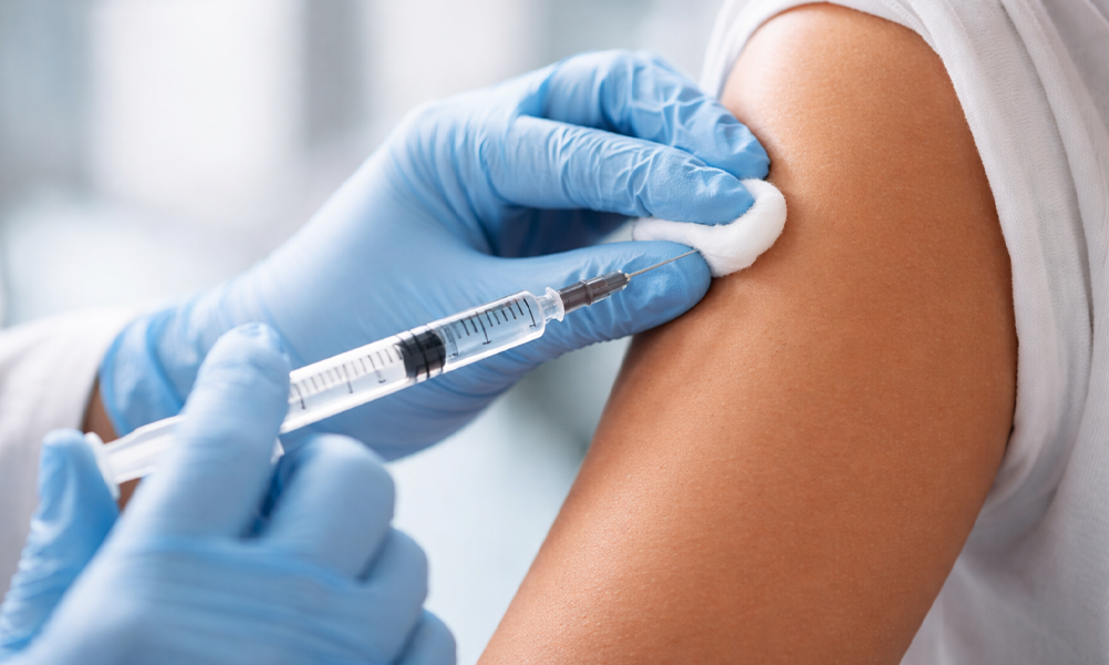 Secretaria Municipal de Saúde promove Dia D contra a dengue com vacinação e ações de orientação