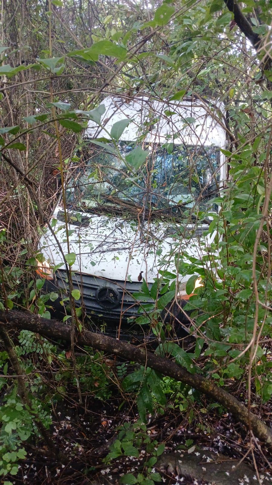 Imagem 4 do post Van da Prefeitura de Douradoquara sai da pista na MG-190 e deixa seis feridos