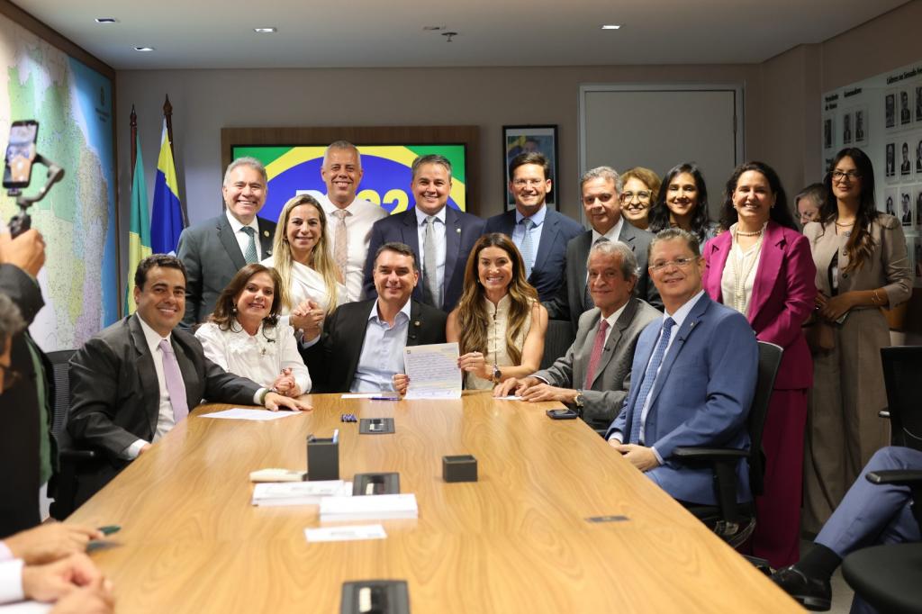 Deputada federal Greyce Elias oficializa filiação ao PL em Brasília