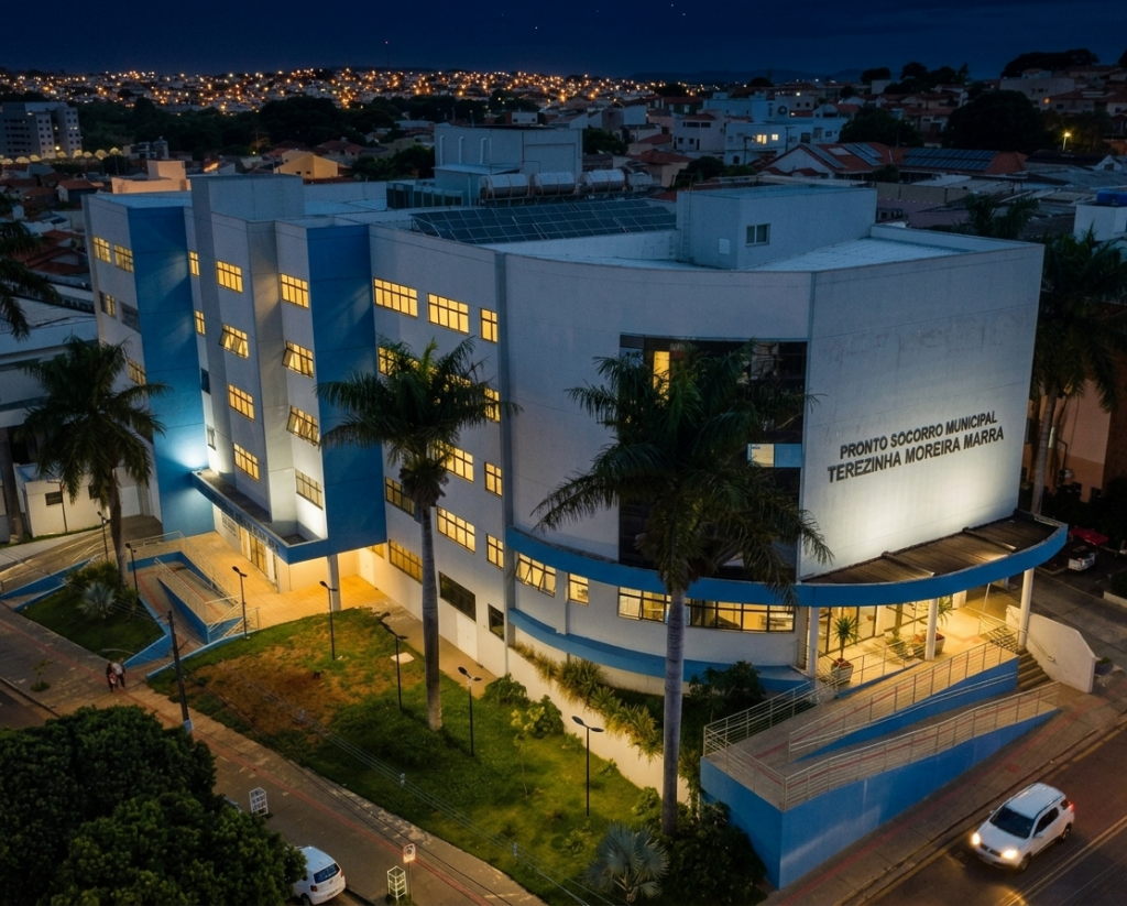 Dois jovens ficam feridos em acidente na madrugada de domingo no centro...