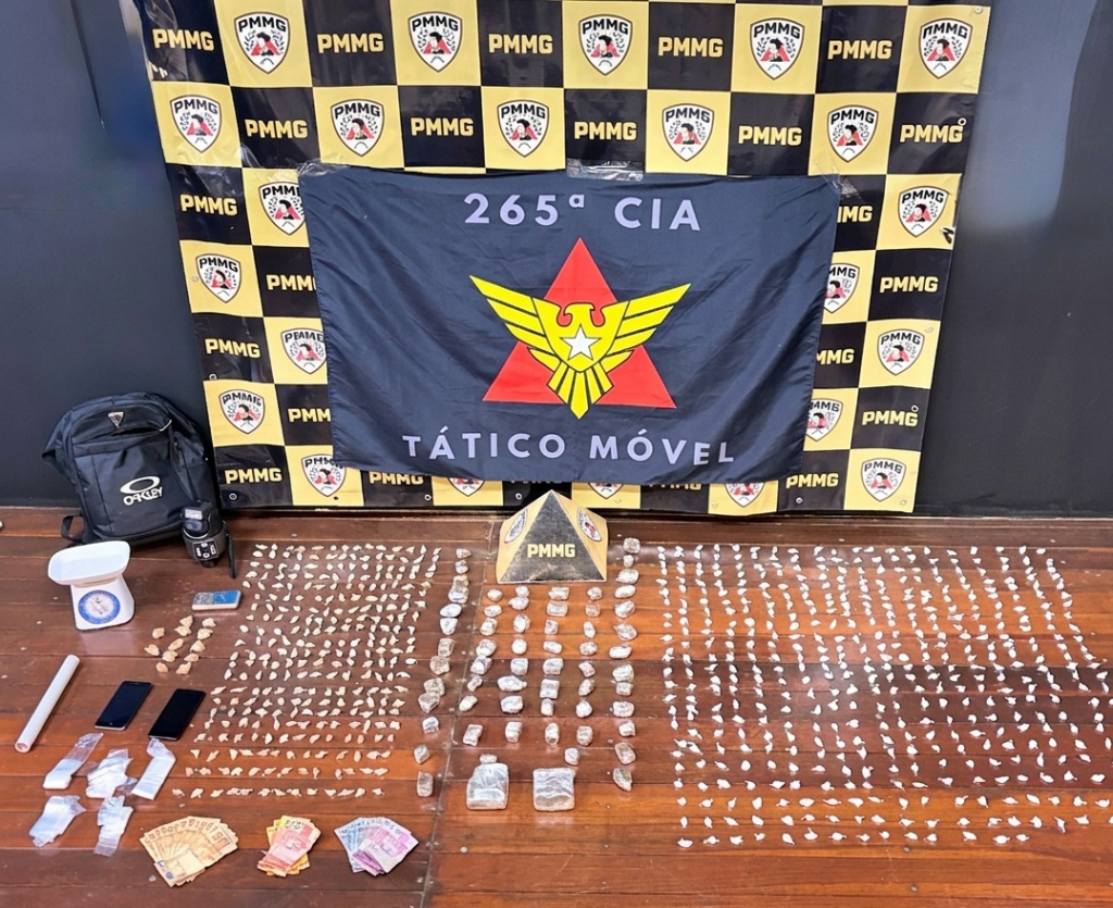 PM prende casal acusado de tráfico portando cocaína, crack e maconha no Morada Nova