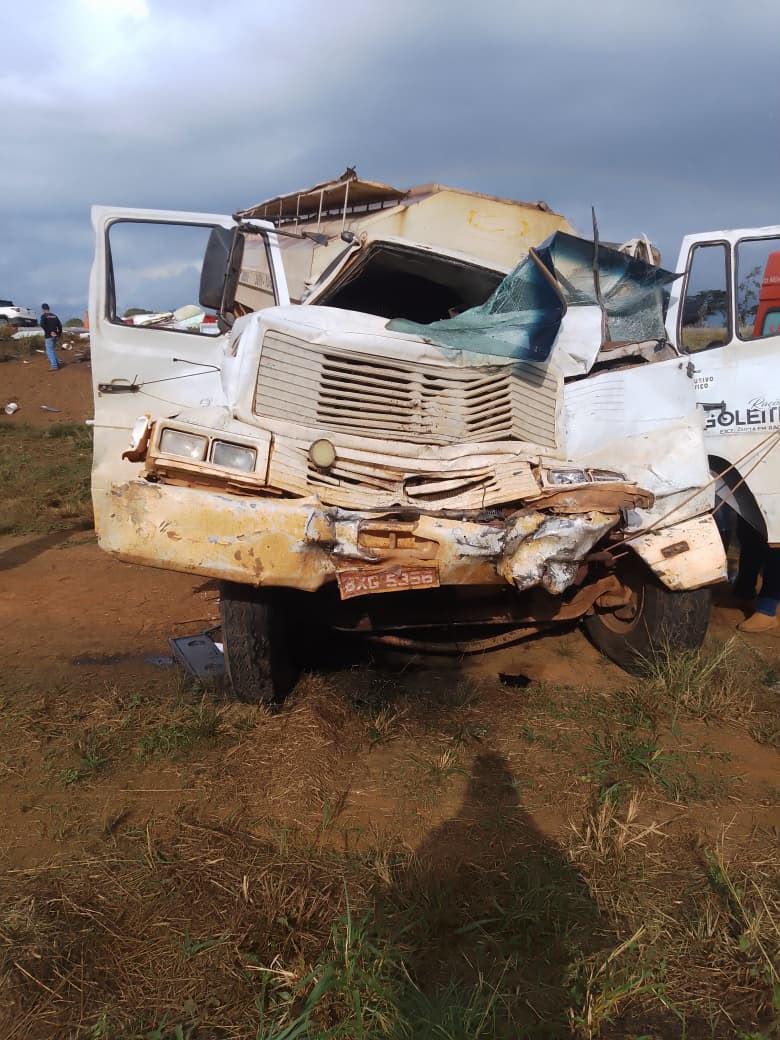 Imagem 2 do post Acidente entre caminhões deixa cinco feridos na BR-354, em São Gotardo